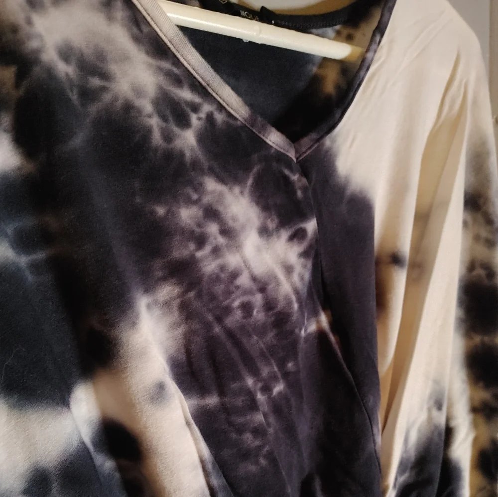 3/$20 Botanique Ink Blotch High Low tee - Picture 2 of 6